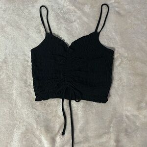 Hi, I’m selling this cute Aeropostale black crop top!